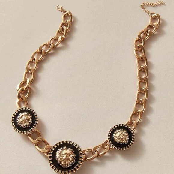 ZARA lion gold chain necklace choker thick NEW with gift box 🎁✨✨✨🔥 - Picture 3 of 3